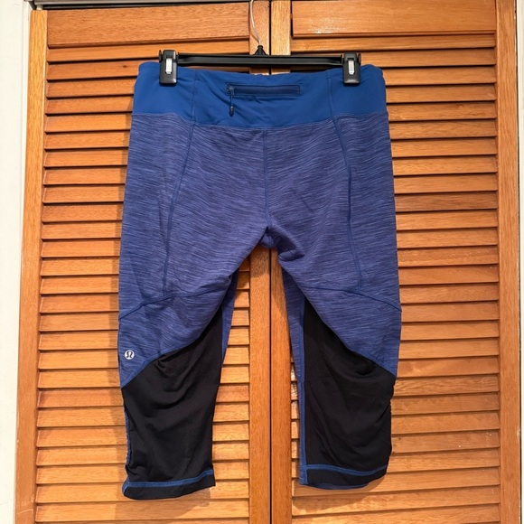 Lululemon Women’s Blue Cropped Athletic Active Leggings Sz 10 - Picture 5 of 7